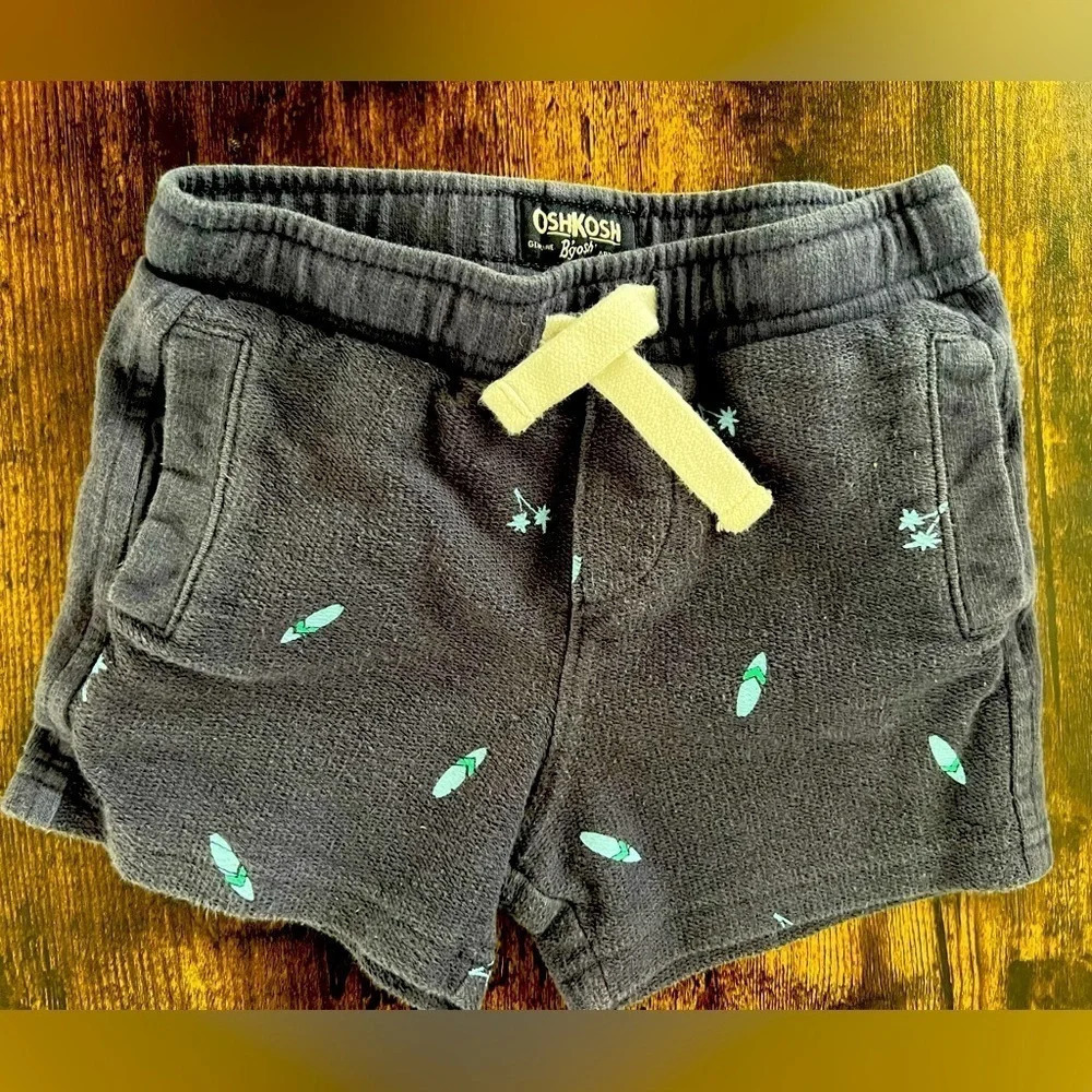 OshKosh B’gosh | baby boys shorts. SIZE: 18M